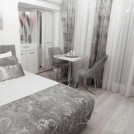 Lux Square Appartement *