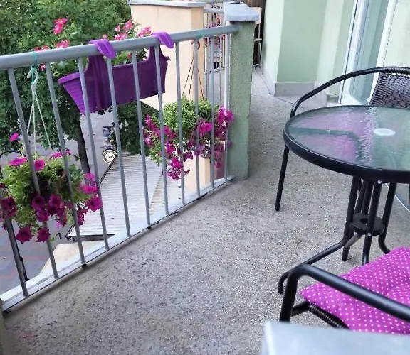 Lux Square Apartment *